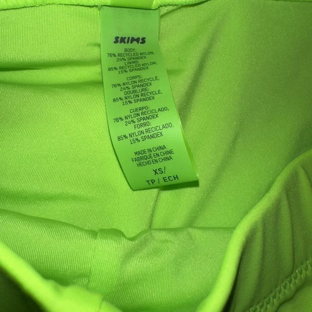 NWOT Skims Signature Swim Mid Waist Neon Green Biker Shorts Women's X-Small XS